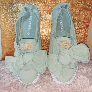 light green Converse with an adorable bow!!